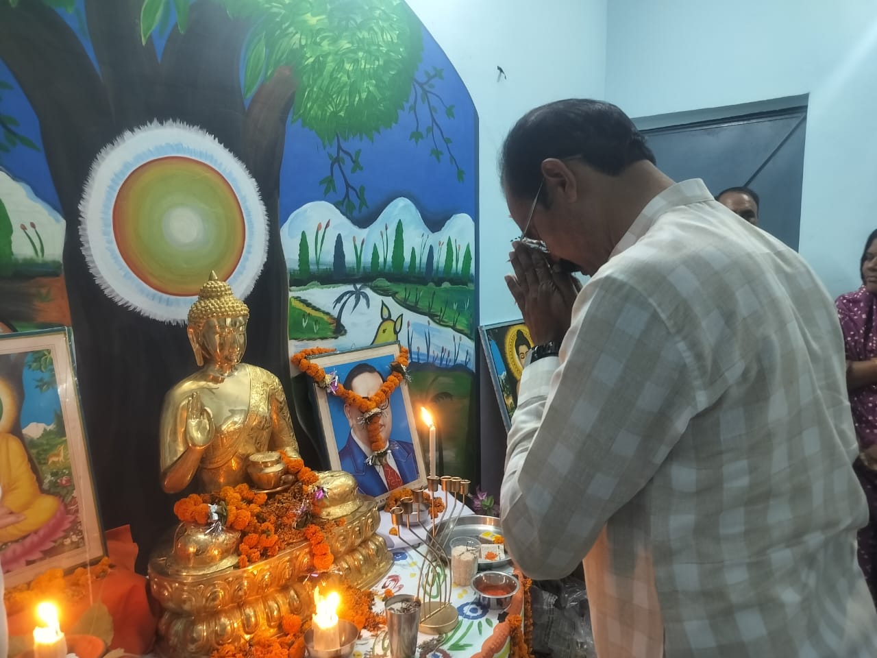भगवान गौतम बुद्ध मूर्ति का हुआ अनावरण, शामिल हुए विधायक कुंवर निषाद